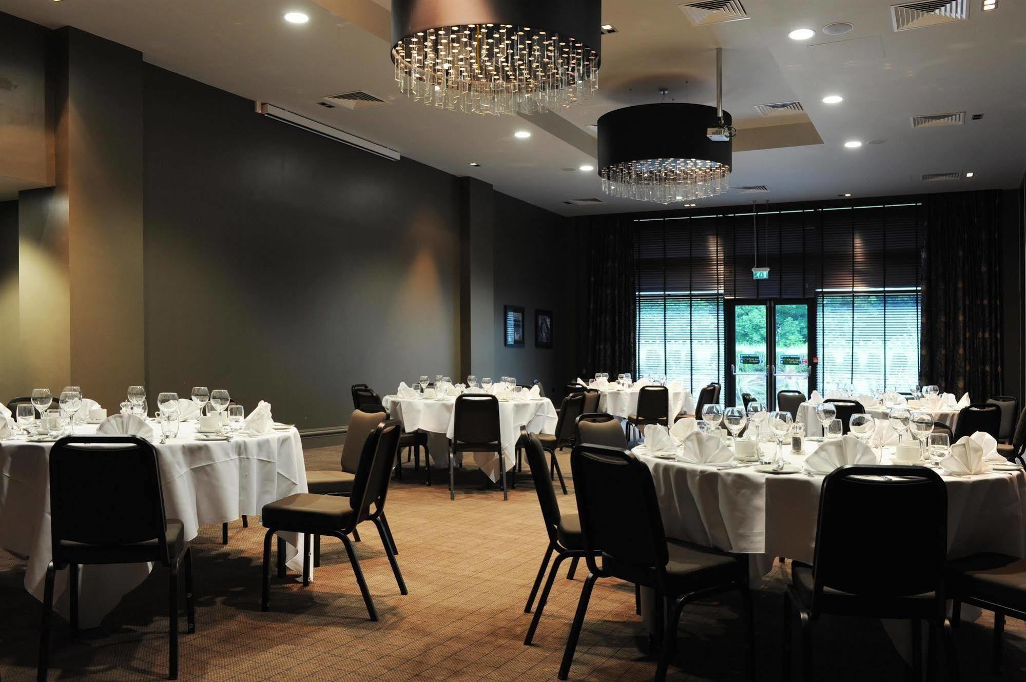 Village Hotel Solihull Zewnętrze zdjęcie